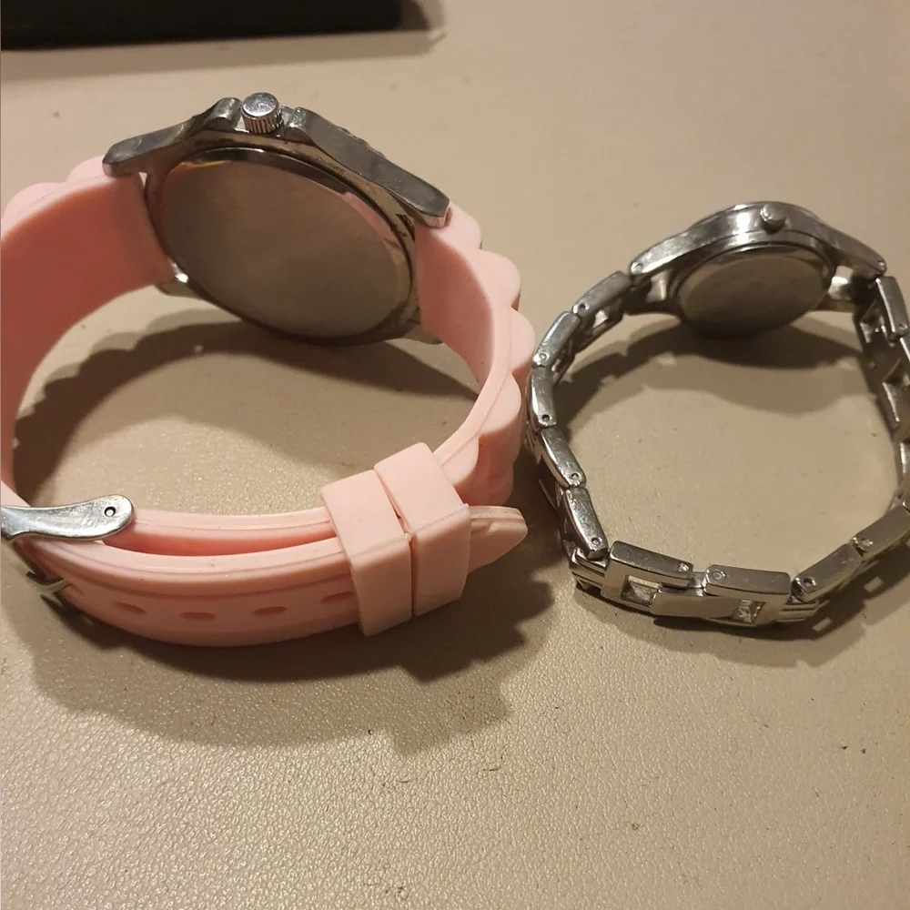 🦋10/$20🦋 Lot of 2 Pink Accutime & Unbranded Women's Watches